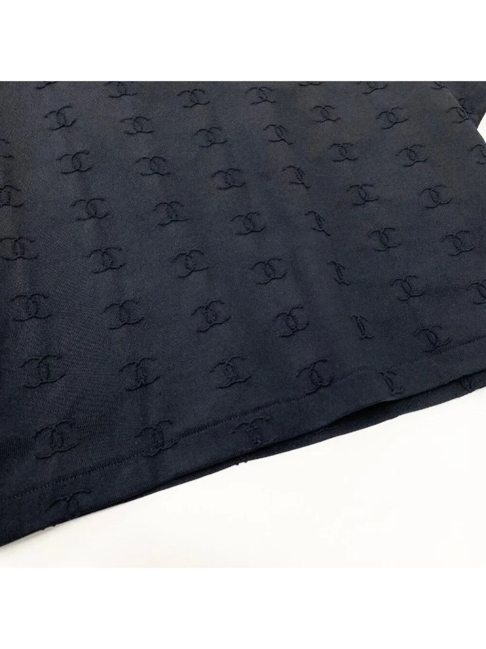 Chanel 97P Ce8 Vintage CC Logo Cropped T Fitted Top Black